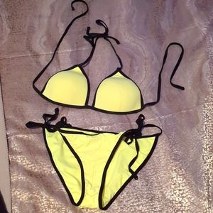 Neon yellow bikini 💛